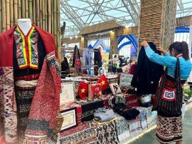 Choáng ngợp giữa Hội chợ Mùa Thu 2025: Mua - Ăn - Chơi - Chill - Check-in cả tuần không hết - 3