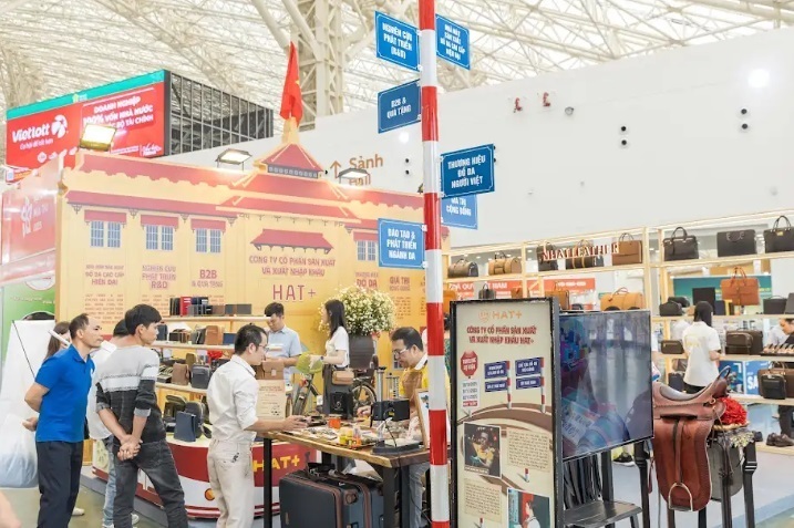 Choáng ngợp giữa Hội chợ Mùa Thu 2025: Mua - Ăn - Chơi - Chill - Check-in cả tuần không hết - 2