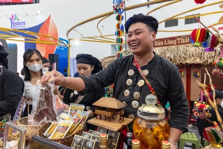 Choáng ngợp giữa Hội chợ Mùa Thu 2025: Mua - Ăn - Chơi - Chill - Check-in cả tuần không hết - 4