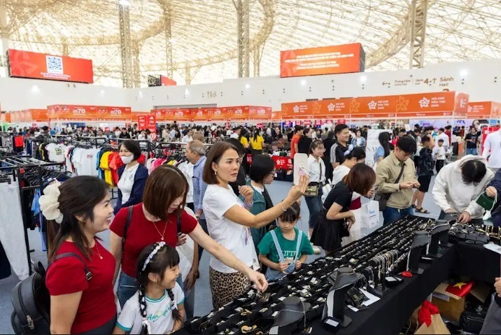 Choáng ngợp giữa Hội chợ Mùa Thu 2025: Mua - Ăn - Chơi - Chill - Check-in cả tuần không hết - 5