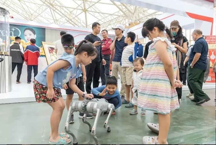 Choáng ngợp giữa Hội chợ Mùa Thu 2025: Mua - Ăn - Chơi - Chill - Check-in cả tuần không hết - 6