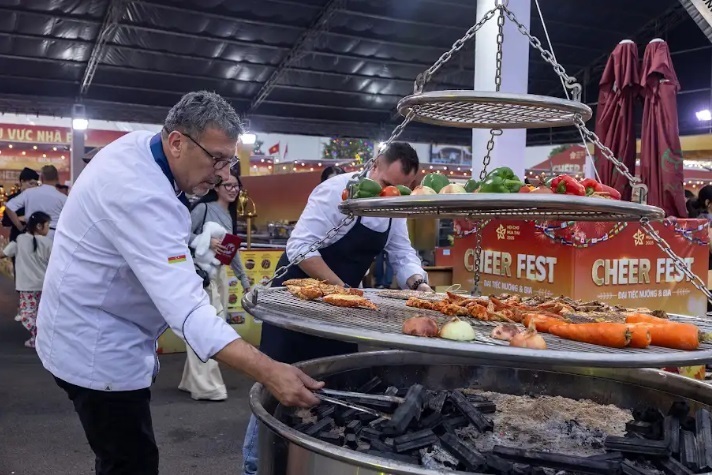 Choáng ngợp giữa Hội chợ Mùa Thu 2025: Mua - Ăn - Chơi - Chill - Check-in cả tuần không hết - 7