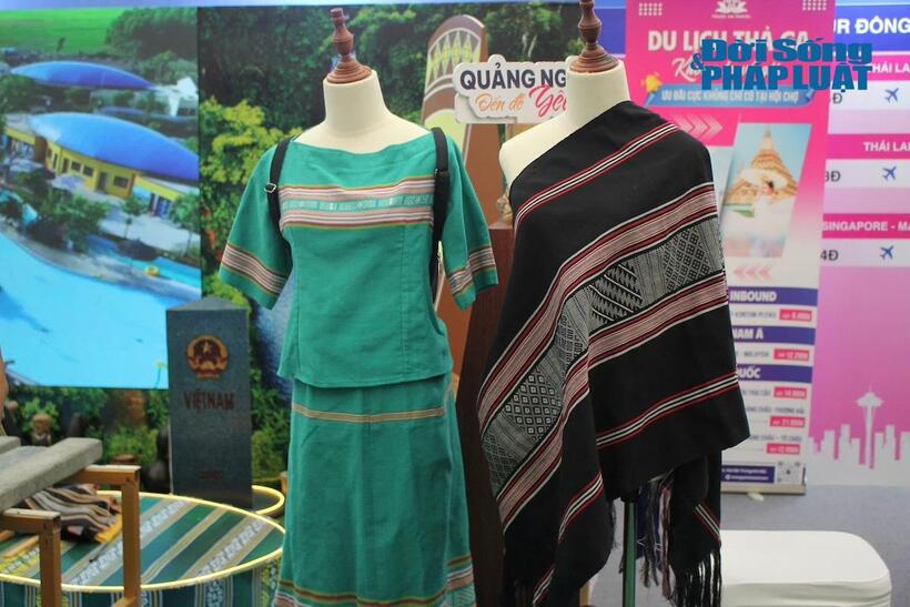 Phân khu “Thu đất Việt - Sắc nước hương thu” trưng bày, quảng bá các sản phẩm đặc trưng của nhiều vùng miền