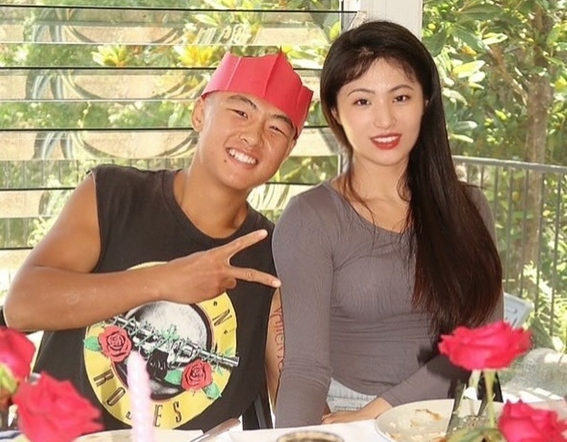 Zhou Runqi và vợ. Ảnh: runqizhou0526/Instagram.