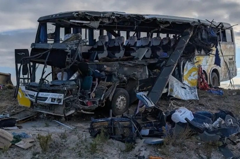 Nguyên nhân vụ tai nạn được cho xuất phát từ một chiếc xe đi lấn làn. Ảnh: Gentileza