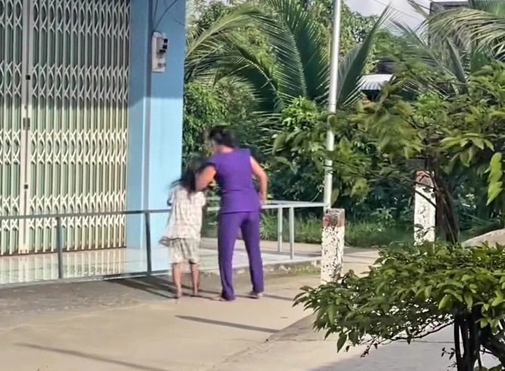 Hình ảnh ghi lại sự việc. Ảnh: Tuổi Trẻ