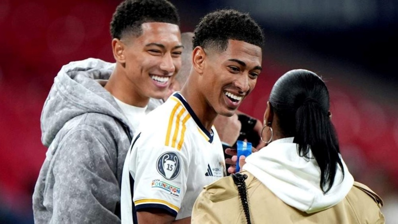 Ngôi sao Real Madrid, Jude Bellingham khuyên em trai – tiền vệ Jobe Bellingham ở lại Borussia Dortmund.