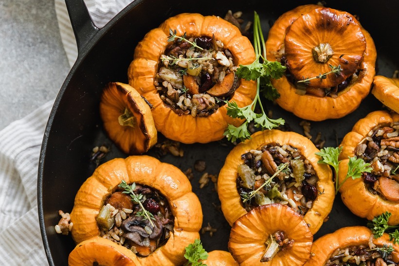 Bí đỏ là thực phẩm giàu dinh dưỡng nhưng cũng chứa nhiều tinh bột, tương tự như khoai tây.