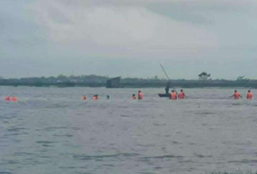 Lực lượng chức năng nỗ lực tìm kiếm người đàn ông mất liên lạc. Ảnh: Lao Động.