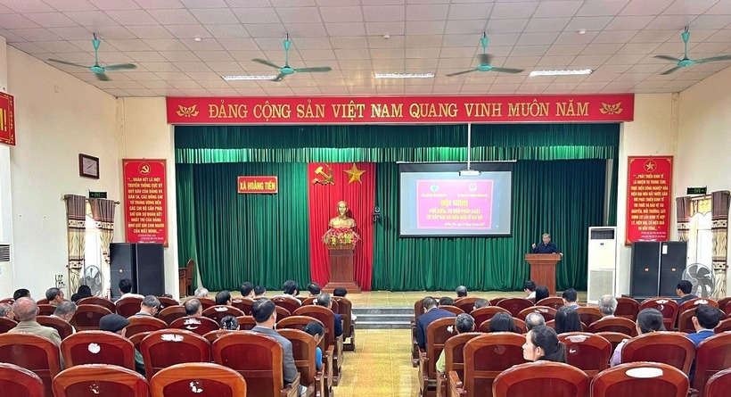 Các buổi tuyên truyền, tư vấn pháp luật về đất đai thường thu hút sự quan tâm của đông đảo người dân.