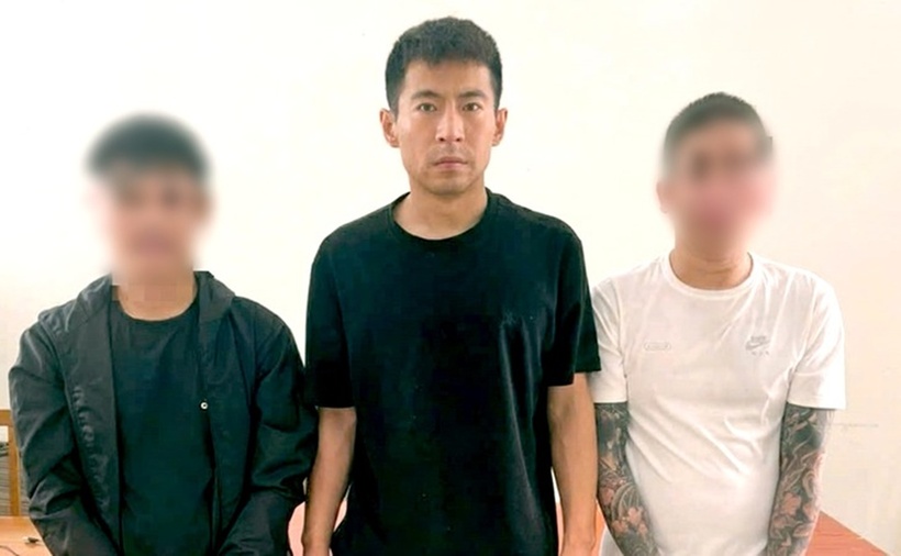 Thông tin và hình ảnh nghi phạm liên quan hiện đã được thông báo tới nhiều tổ dân phố trên địa bàn. (Ảnh: Tuổi trẻ)