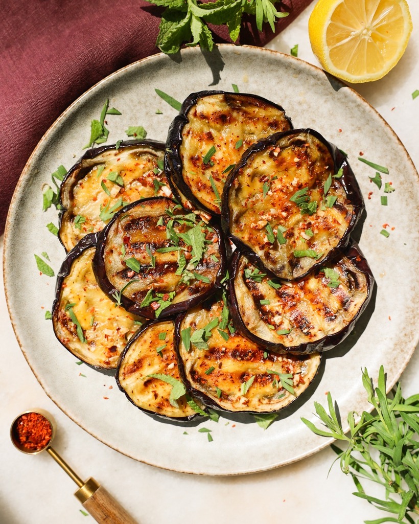 Cà tím không phải là thực phẩm gây dị ứng phổ biến, nhưng một số người có thể bị dị ứng.