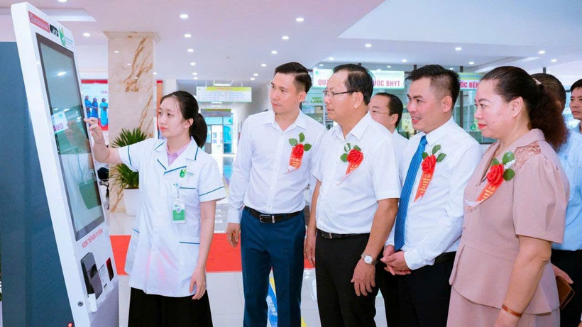 Khánh thành Ki ốt y tế thông minh mang lại nhiều tiện ích cho người bệnh