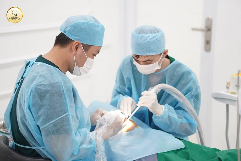 Đội ngũ bác sĩ nha khoa tại Liberty với trình độ chuyên môn cao, luôn tận tâm với khách hàng trong từng dịch vụ