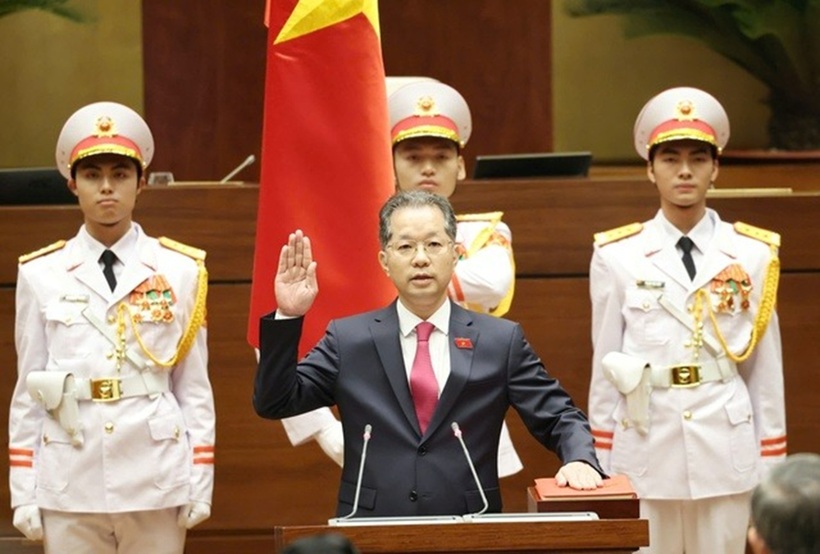 Ông Nguyễn Văn Quảng tuyên thệ nhậm chức (Ảnh: NT).