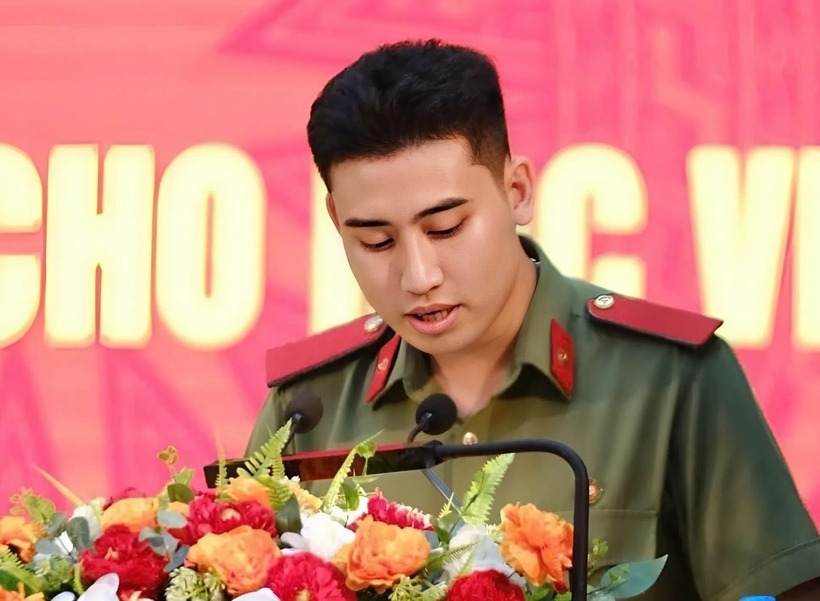 Công nỗ lực trong nghiên cứu khoa học, đạt nhiều giải thưởng. Ảnh: VietNamnet