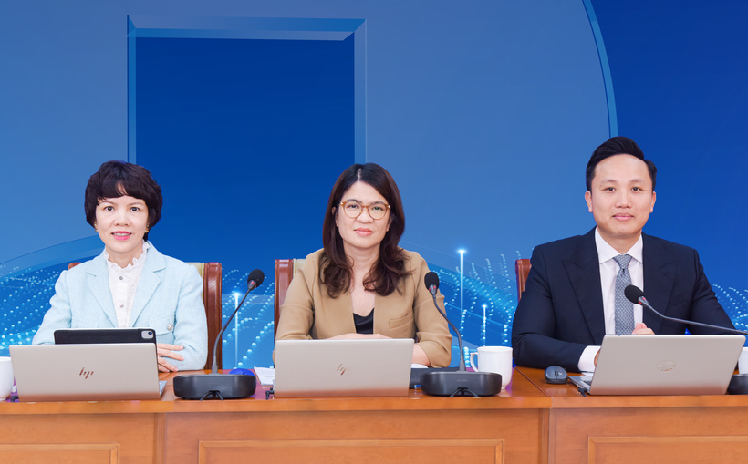 TV.HĐQT Phạm Thị Thanh Hoài chủ trì (ở giữa) Hội nghị cập nhật kết quả kinh doanh quý 3/2025 của VietinBank