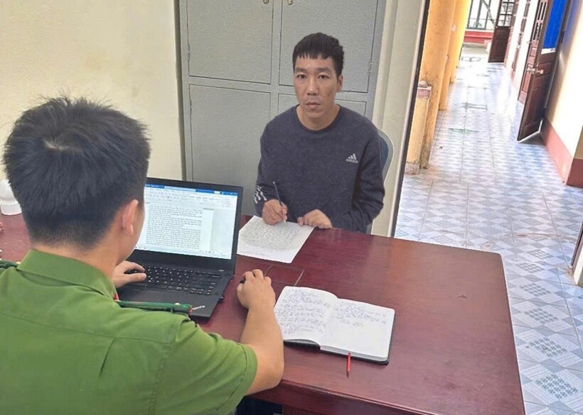 Phạm  Văn Quỳnh tại cơ quan công an. Ảnh: Công an tỉnh Quảng Ninh.