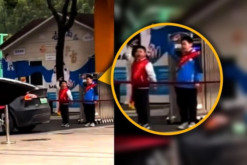 Học sinh xếp hàng chào giáo viên. Ảnh: Douyin.