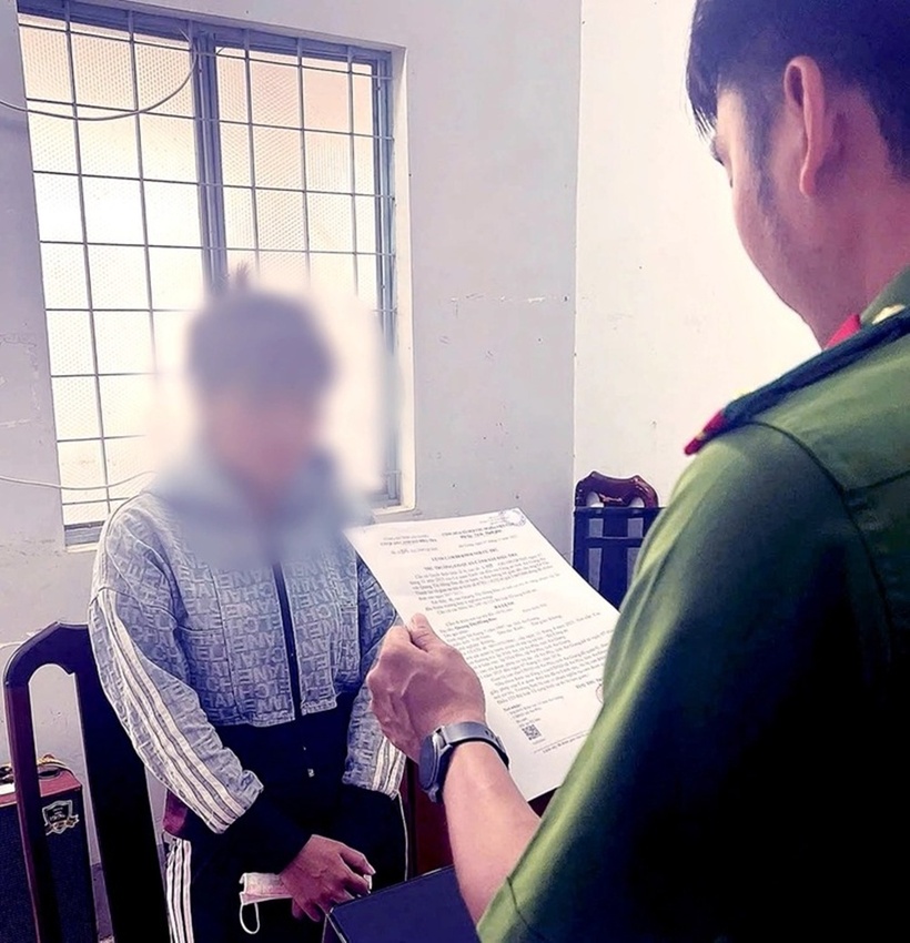 Ông lão U70 bị "tình trẻ" 28 tuổi lừa vào nhà nghỉ rồi trộm mất xe. Ảnh: Báo Tuổi trẻ.