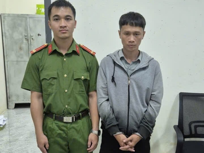 Phan Quốc Hậu đầu thú. Ảnh: PLO.