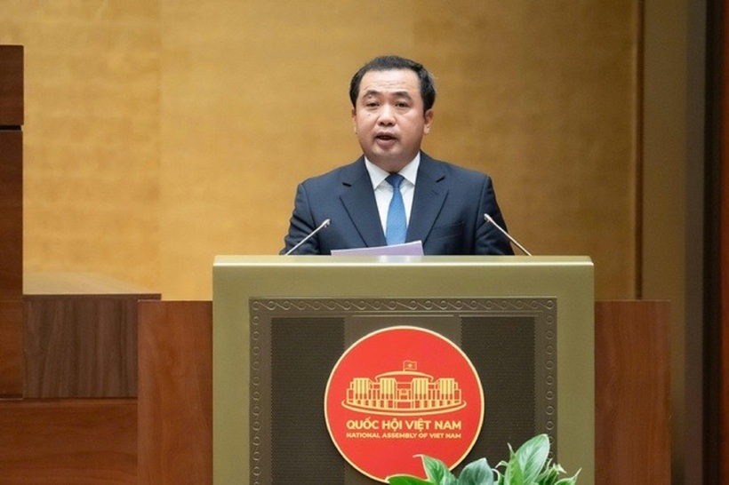 Bộ trưởng Bộ Nông nghiệp và Môi trường Trần Đức Thắng trình bày Tờ tình (Ảnh: Media Quốc hội).