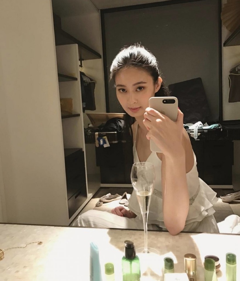 Trương Thư Nhã bị tước danh hiệu.