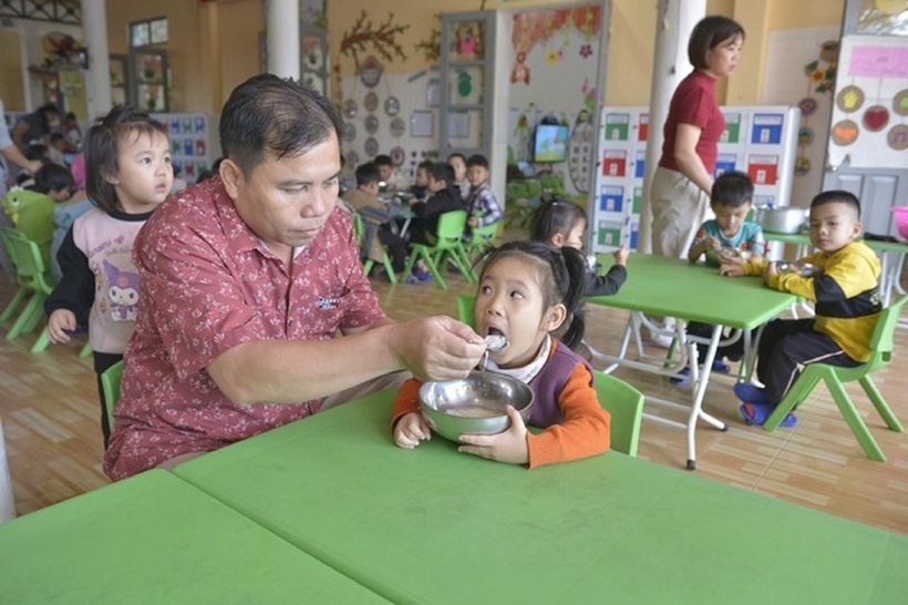 Ngày nào không đến trường, các thầy thấy nhớ tiếng cười, tiếng khóc của học trò.