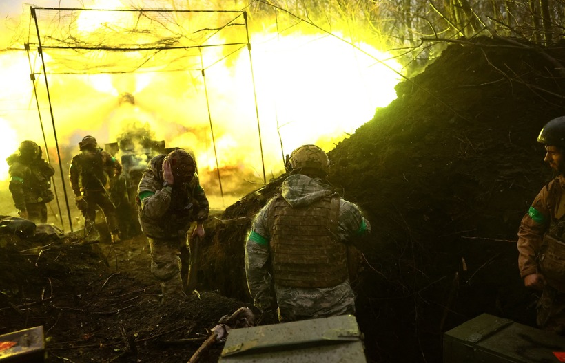 Ukraine lại được "tiếp sức" giữa lúc nước sôi lửa bỏng. Ảnh: Reuters