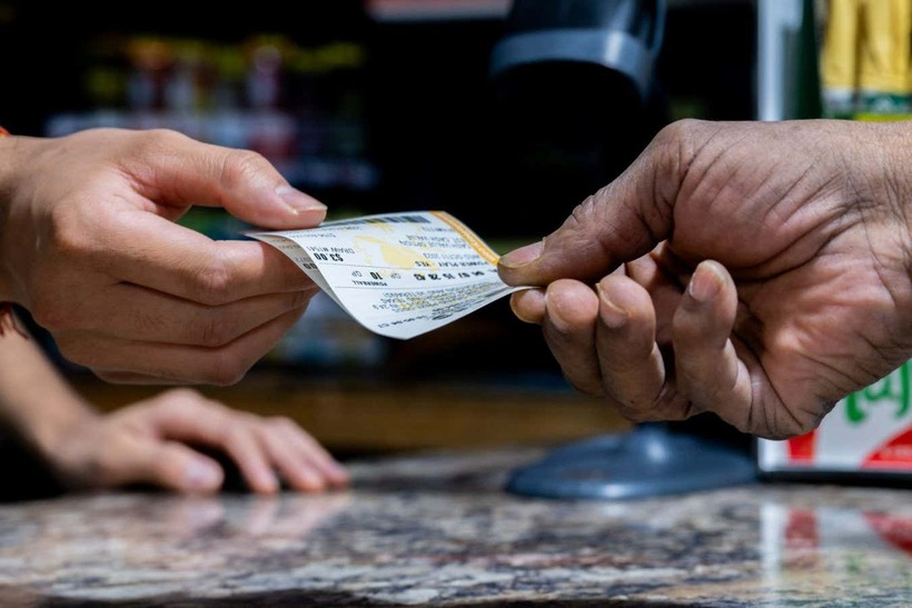 Làm sao để tránh rơi vào khủng hoảng khi giàu có đột ngột?