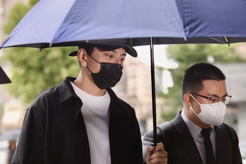 Nam diễn viên giữ im lặng với báo chí.