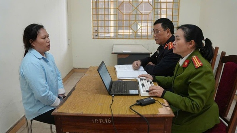 Đối tượng Chảo Mùi Mủi tại Cơ quan Cảnh sát điều tra Công an tỉnh Cao Bằng. Ảnh: Thanh Niên