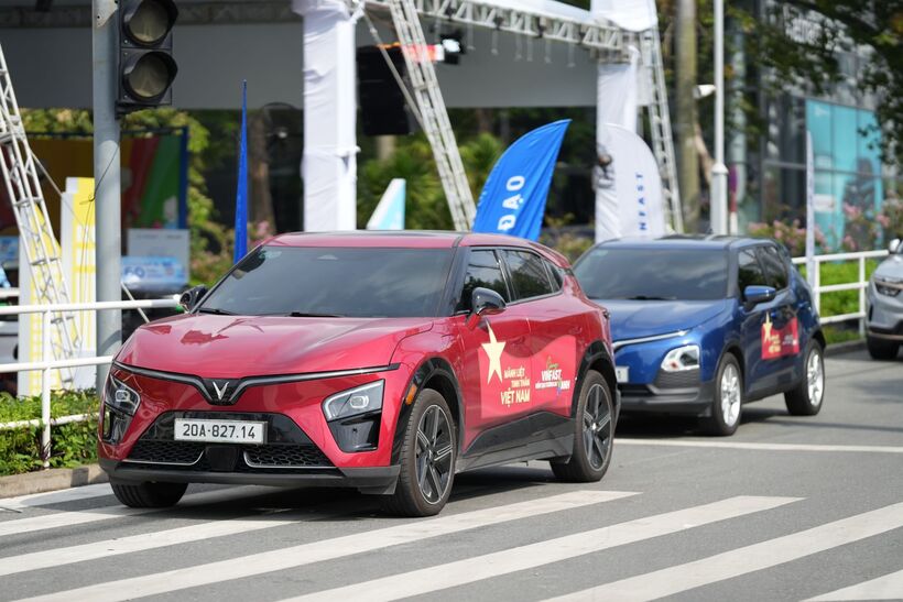 C-SUV điện VinFast VF 7: Thiết kế “chất”, vận hành chắc, chi phí sử dụng khiến xe xăng khó cạnh tranh  - 1