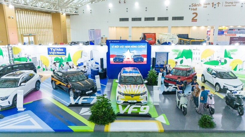 Khu vực trưng bày của VinFast tại Tuần lễ Công nghiệp & Công nghệ 2025