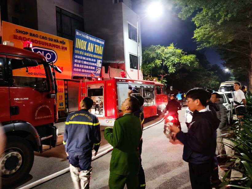 Lực lượng chức năng có mặt ở hiện trường.