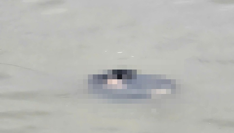 Thi thể được xác định là nam giới, độ tuổi từ 20 - 25 tuổi. Ảnh: Báo Hà Tĩnh