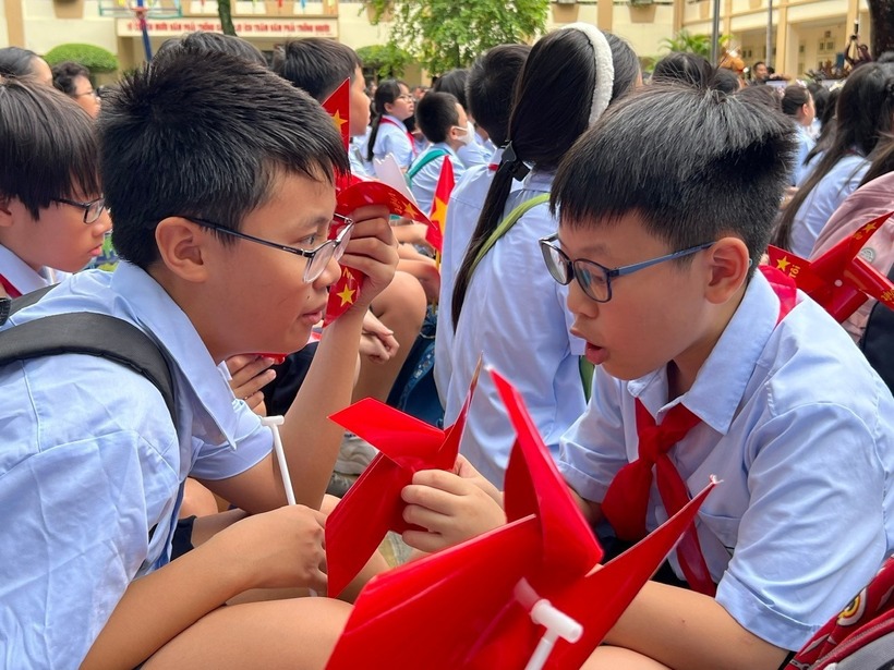 Bộ GD&ĐT dự kiến thí điểm ứng dụng AI từ bậc tiểu học trước khi nhân rộng. Ảnh minh họa