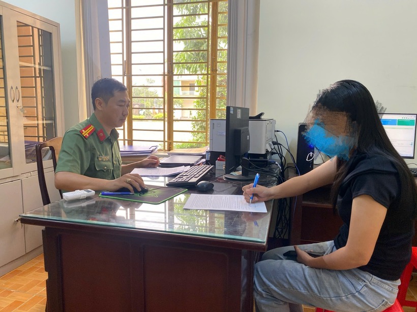 Cơ quan Công an làm việc với P.T.H. Ảnh: Trang thông tin điện tử Công an Đồng Nai