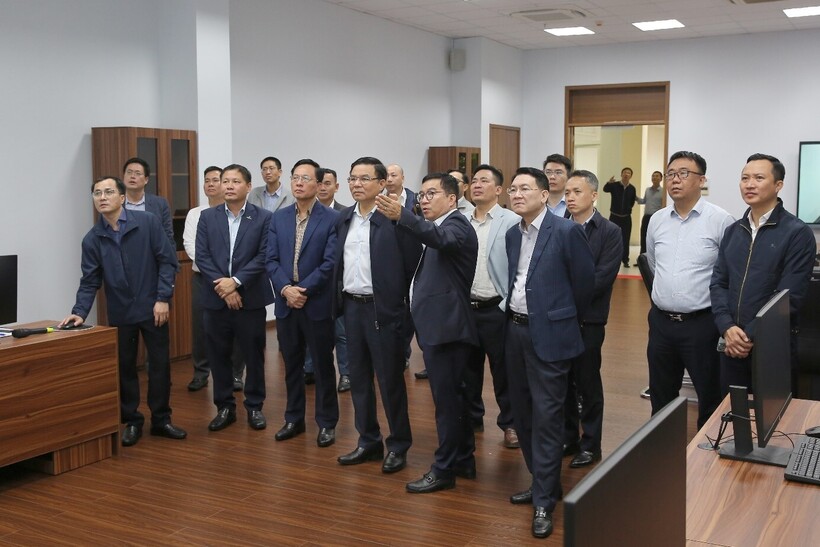 Thiết thực đẩy mạnh sản xuất kinh doanh hoàn thành vượt mức toàn bộ các chỉ tiêu kế hoạch quản trị 2025, bù đắp những thiệt hại mà đất nước đang phải đối mặt do mưa lũ - 1