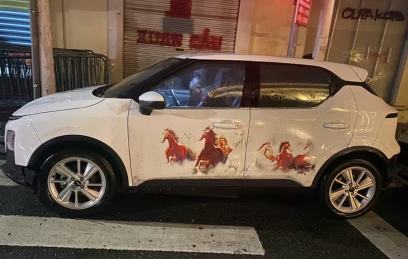 Chiếc xe đối tượng sử dụng để đi lừa đảo. Ảnh: Báo An ninh Thủ đô.