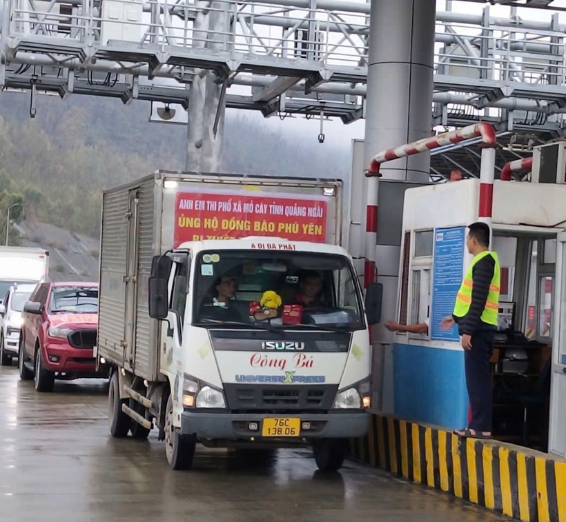 Miễn phí đường bộ cho tất cả các đoàn xe cứu trợ khi đi qua các trạm thu phí do Đèo Cả quản lý vận hành kể từ 23/11/2025