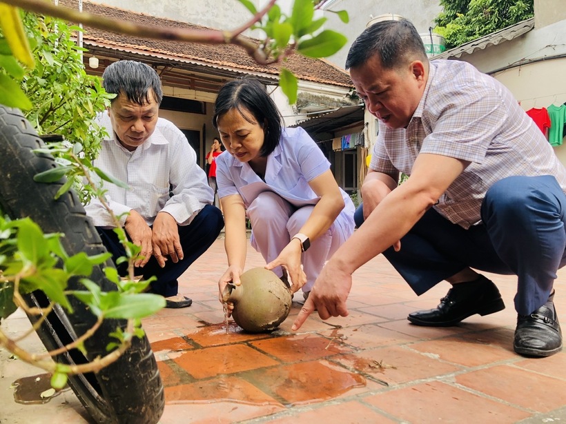 Lãnh đạo CDC Hà Nội kiểm tra giám sát phát hiện ổ bọ gậy trên địa bàn
