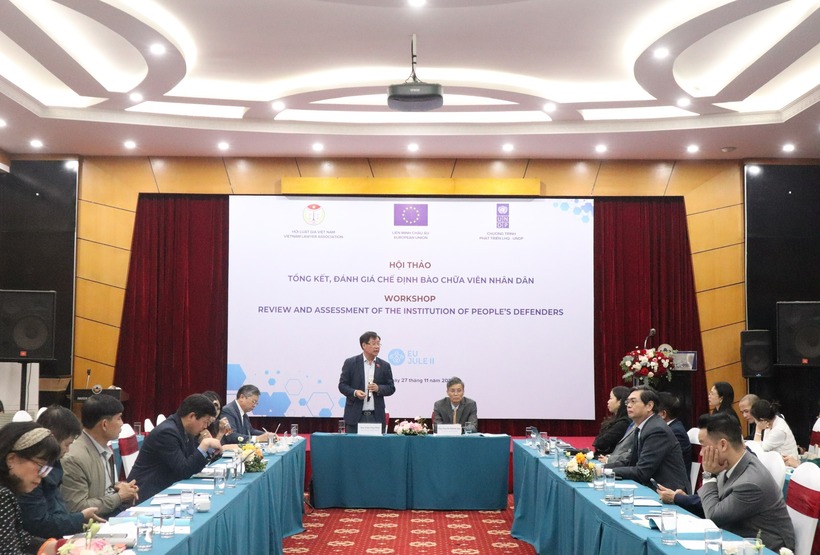 Ông Nguyễn Khánh Ngọc – Bí thư Đảng ủy, Chủ tịch Hội Luật gia Việt Nam và ông Trần Công Phàn - Phó Bí thư Đảng ủy, Phó Chủ tịch Thường trực Hội Luật gia Việt Nam chủ trì hội thảo.