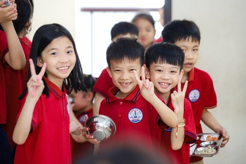 Hà Nội "chốt" thu 12.000 đồng/giờ nếu phụ huynh đón con muộn hoặc gửi sớm. Ảnh minh họa