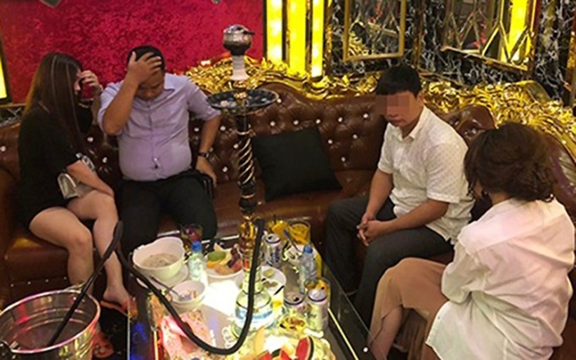 Bên trong quán Karaoke K. Ảnh: VnExpress