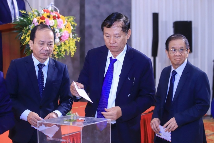 Hội Luật gia Việt Nam quyên góp ủng hộ đồng bào bị thiệt hại do mưa lũ - 4