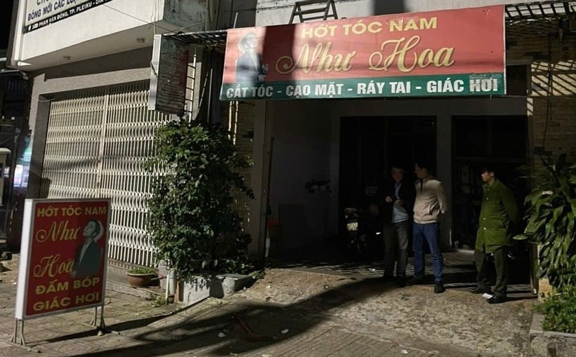 Tiệm hớt tóc nam "trá hình". Ảnh: Báo Gia Lai