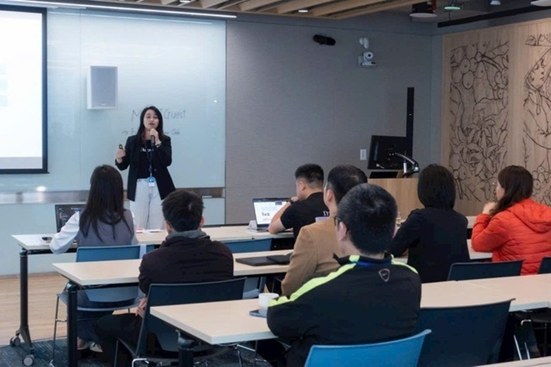 Bà Tú Uyên - Founder Dự án GenAI Learning for Vietnam (GLA).