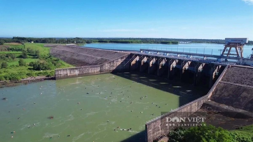 Thủy điện Trị An (Đồng Nai) chính thức ngừng xả tràn. Ảnh: Dân Việt