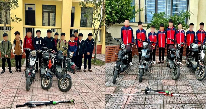 Hai nhóm học sinh cùng một số hung khí. Ảnh: SGGP.